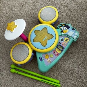 Children's Vtech Bluey Drum & Music set